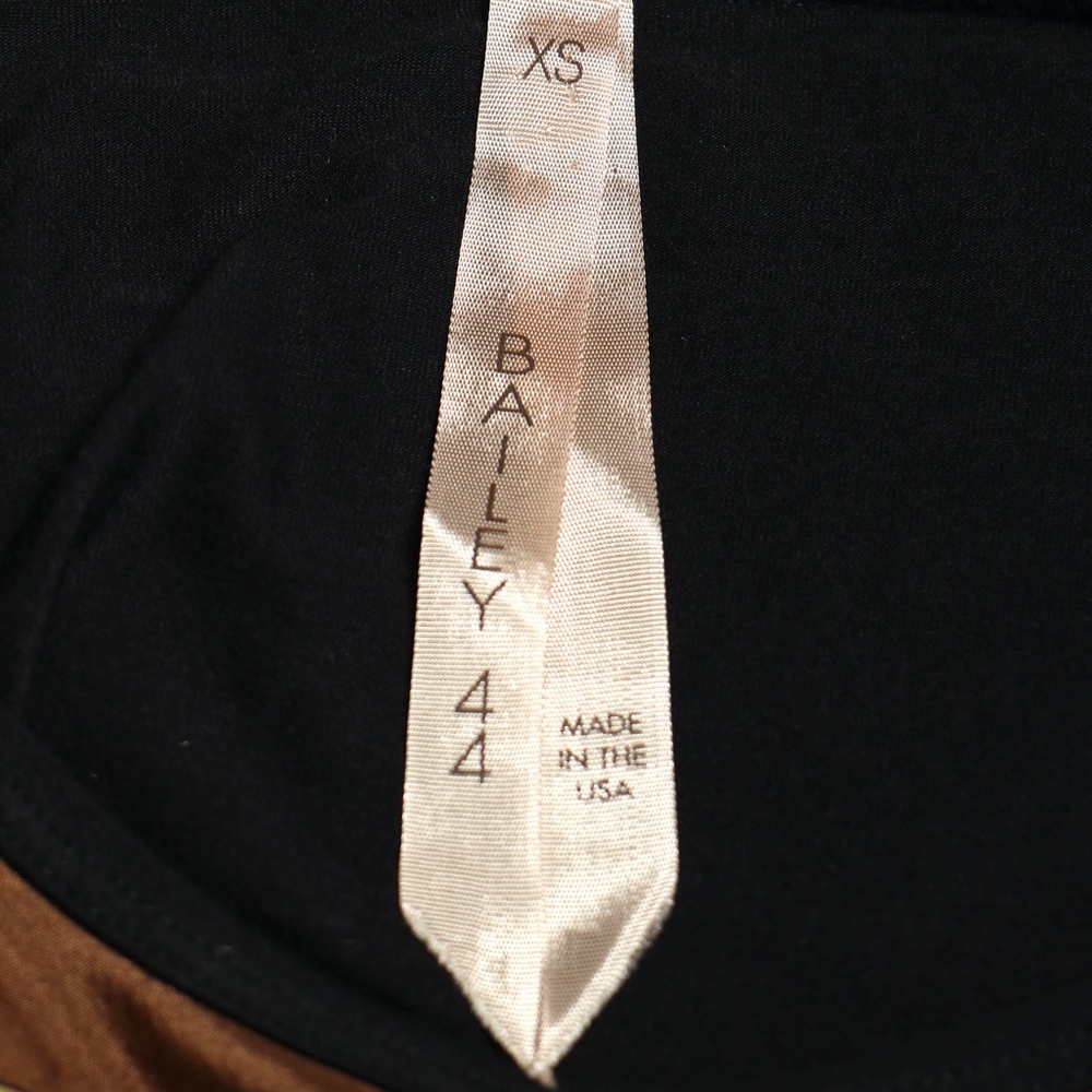 Short sleeve top w/silk front & black tee back - Picture 9 of 11
